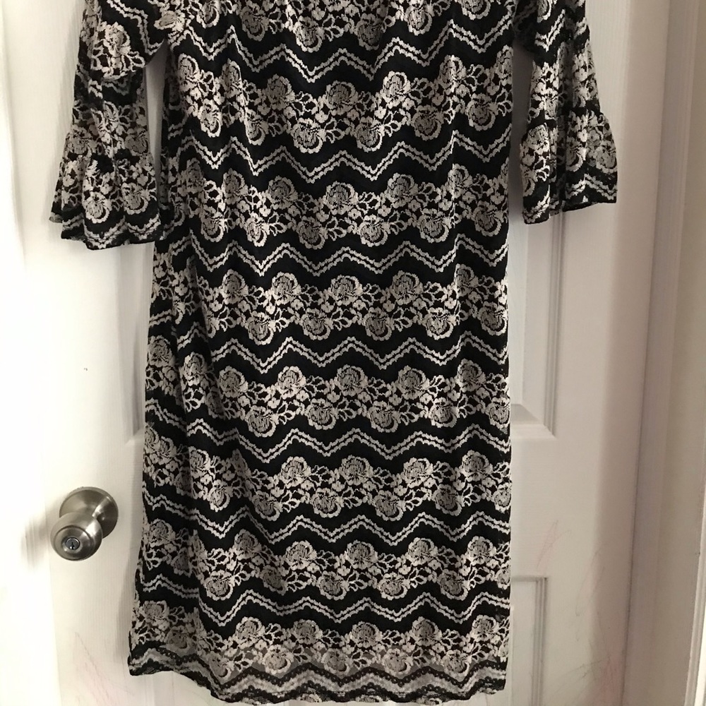 Pre owed- Black & off white lace size 12 - Picture 4 of 4